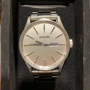 Nixon Sentry watch